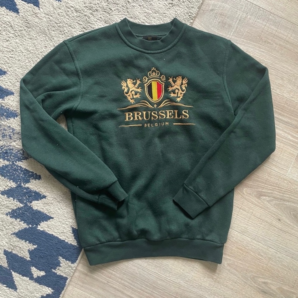 Vintage Embroidered Brussels Belgium Sweatshirt